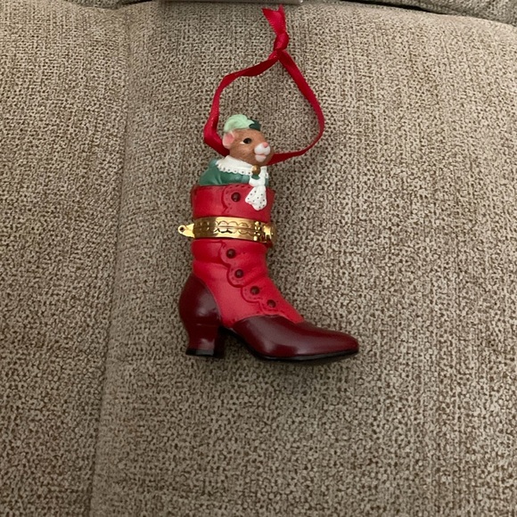 🌸3 for $18🌸 Hallmark Christmas Ornament 2000, Fashion Afoot Cute Mouse in Boot - Picture 2 of 12